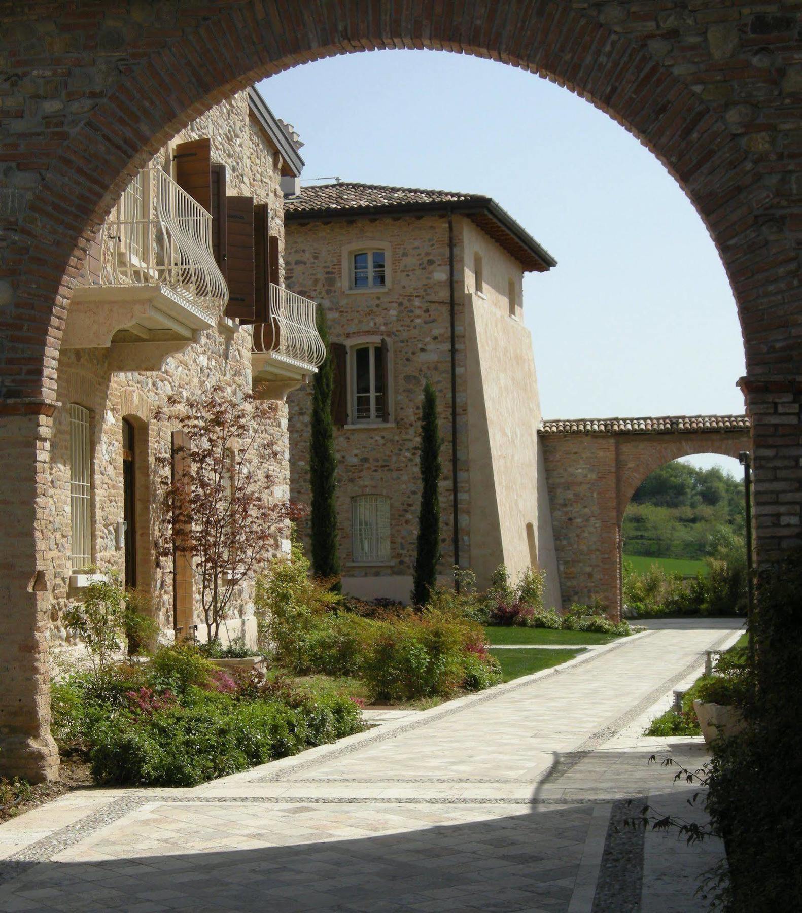 Garda Residence San Vigilio Pozzolengo Exterior photo